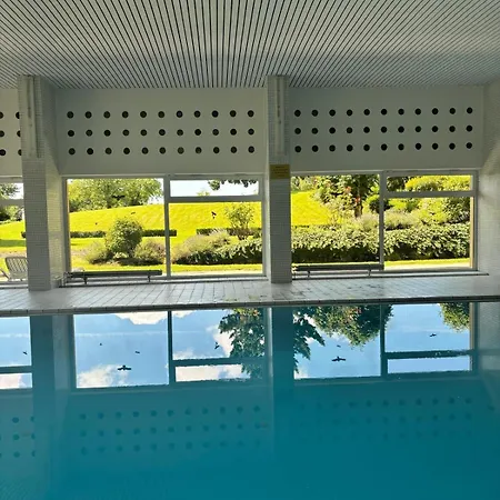 Apartment Mit Berg- Und Seesicht